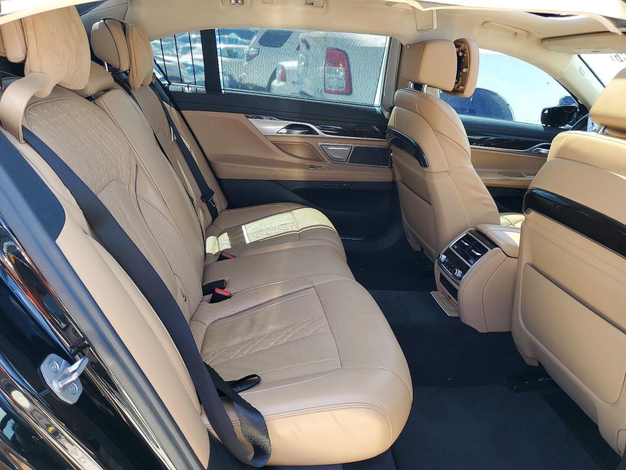 2022 BMW 740 I - zdjęcie 10