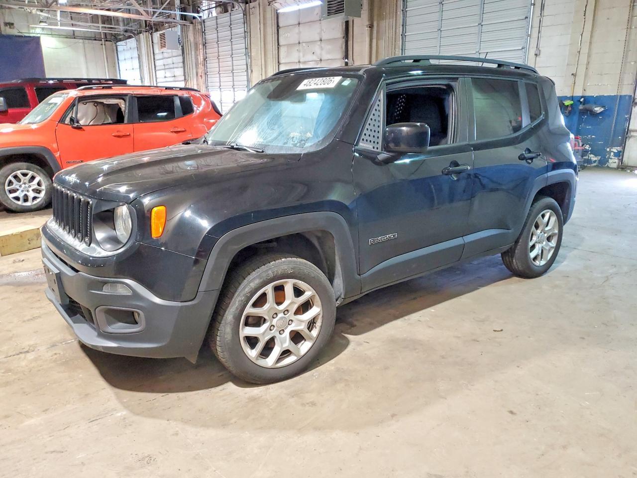 2017 Jeep Renegade Latitude - zdjęcie główne
