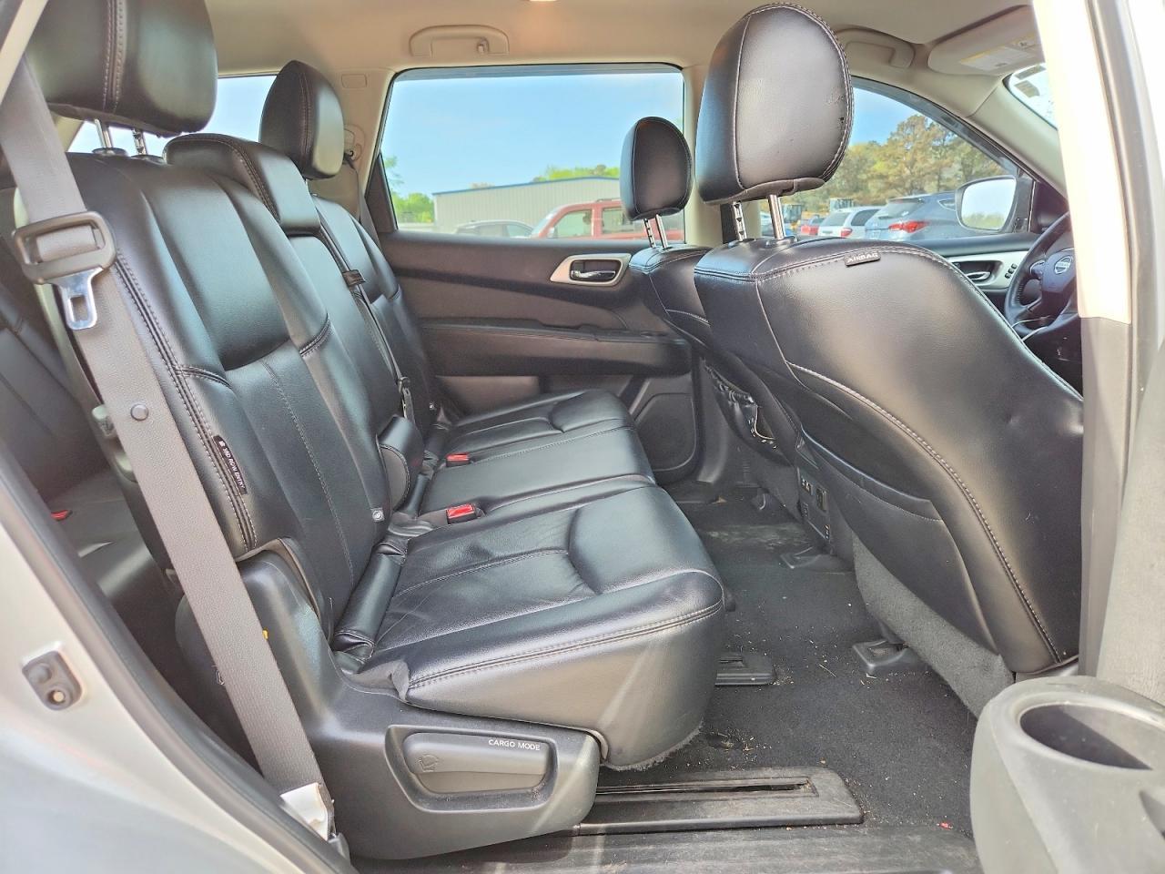 2019 Nissan Pathfinder Sl - zdjęcie 11