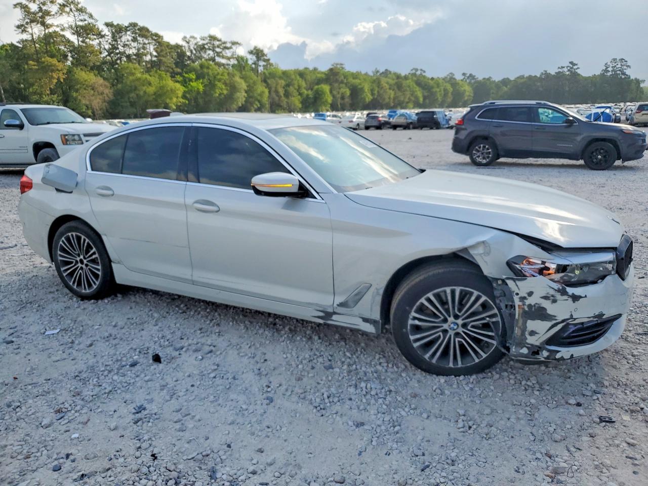 2020 BMW 530 - zdjęcie 4