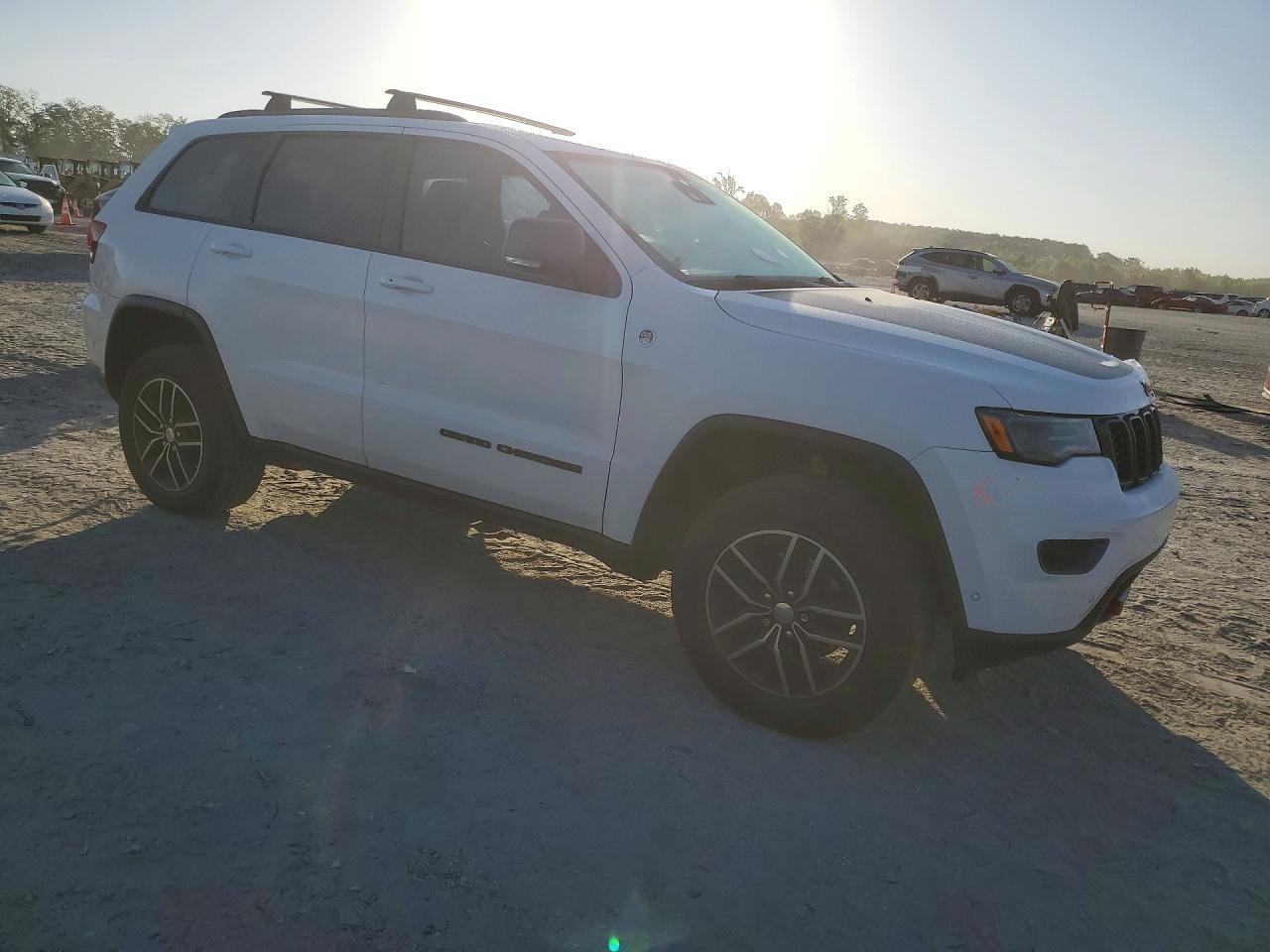 2018 Jeep Grand Cherokee Trailhawk - zdjęcie 4
