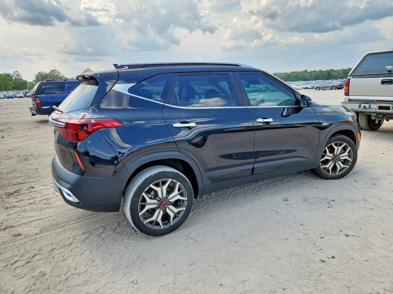 2023 Kia Seltos Sx - zdjęcie 3