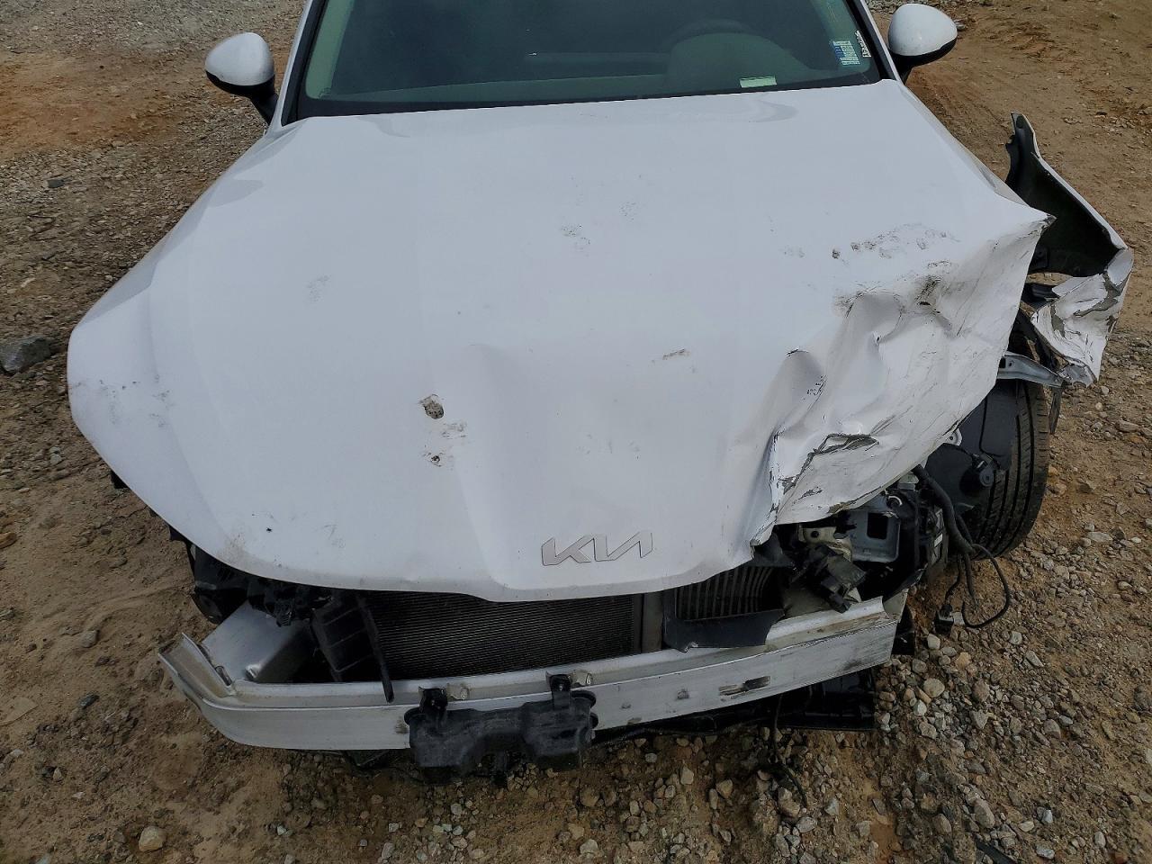 2022 Kia K5 Lxs - zdjęcie 11