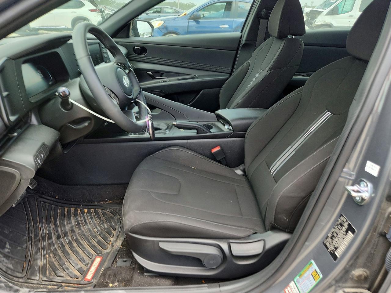 2025 Hyundai Elantra Sel Sport - zdjęcie 7