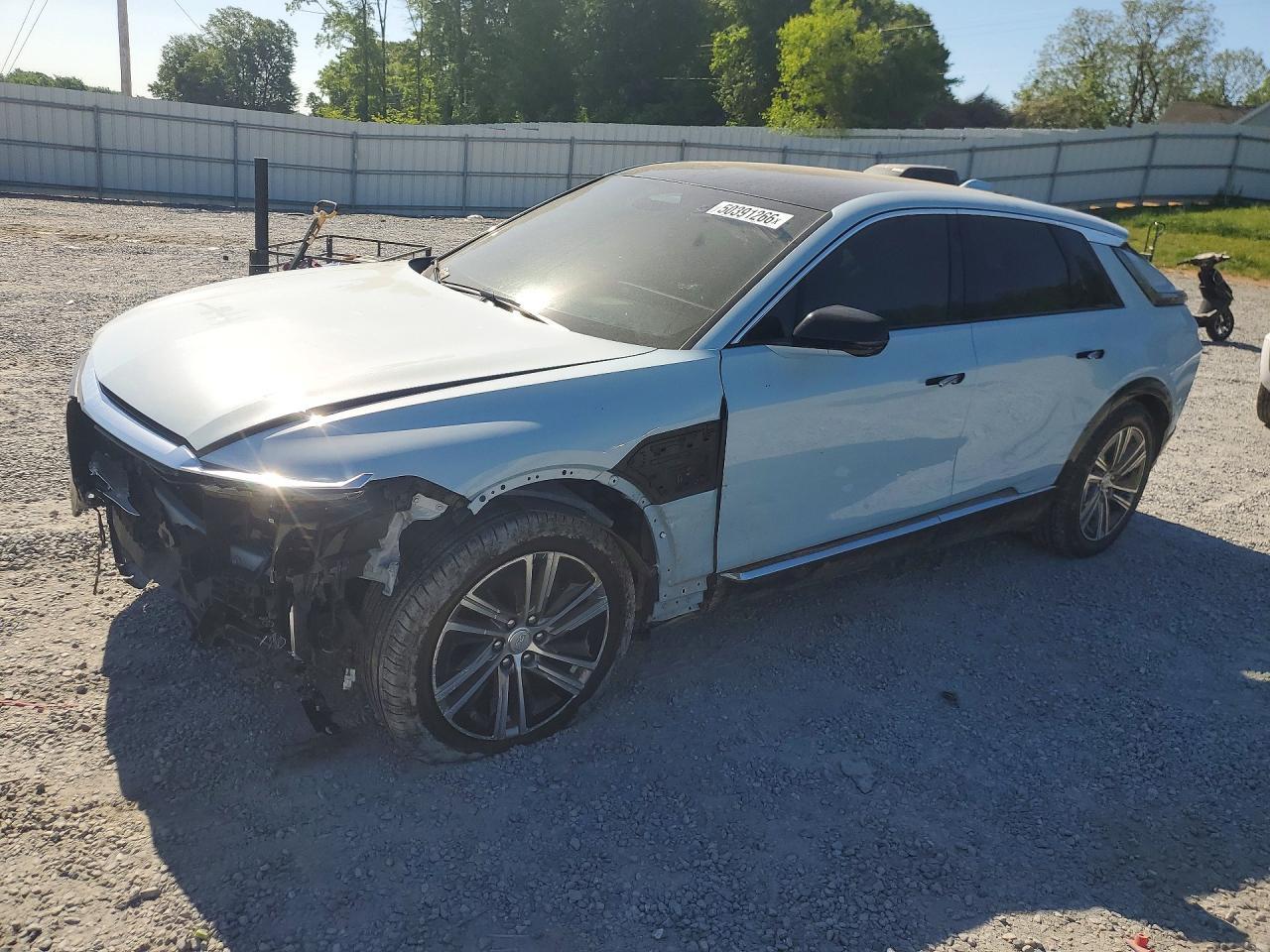 2024 Cadillac Lyriq Luxury - zdjęcie główne