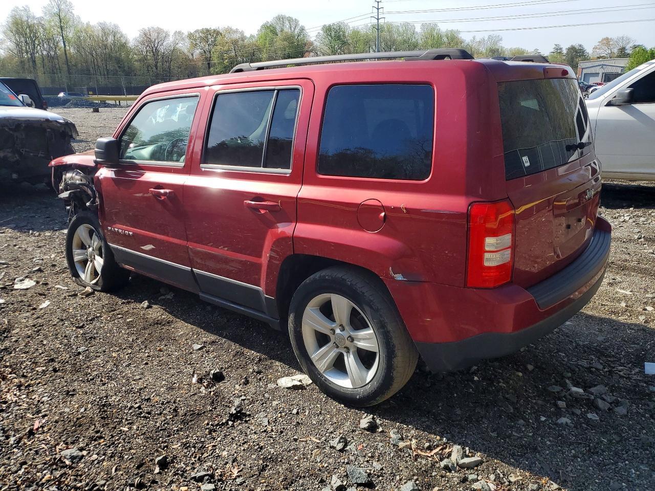 2014 Jeep Patriot Latitude - zdjęcie 2