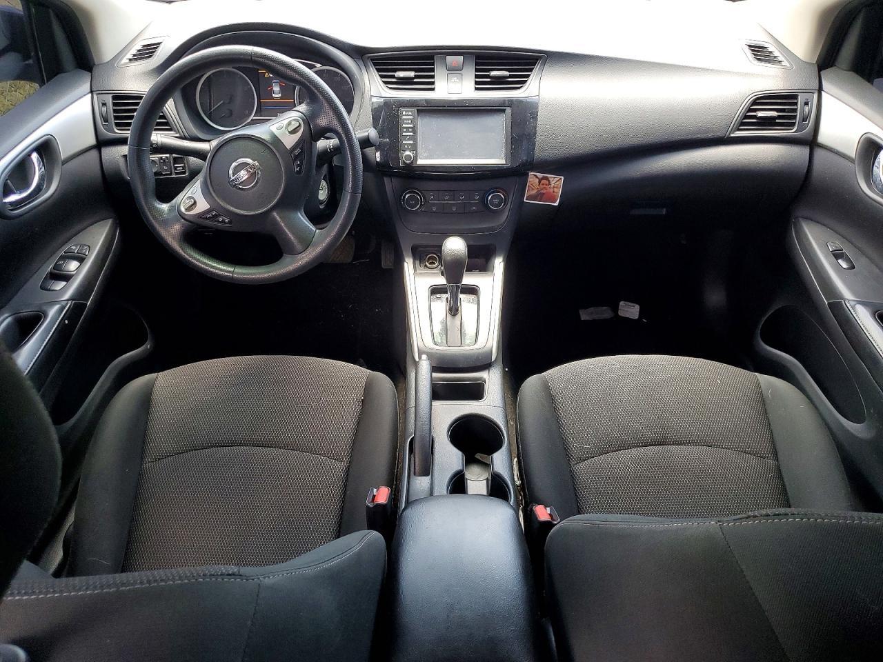 2019 Nissan Sentra S - zdjęcie 8