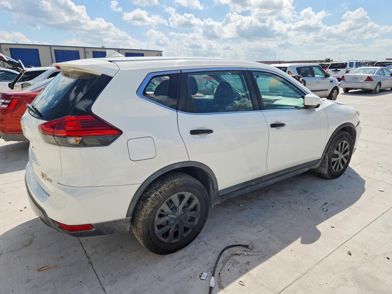 2017 Nissan Rogue S - zdjęcie 3