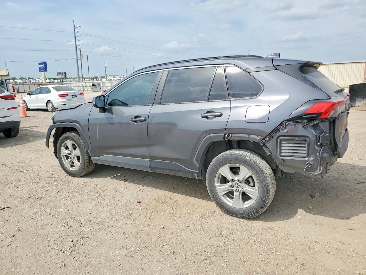2021 Toyota Rav4 Xle - zdjęcie 2