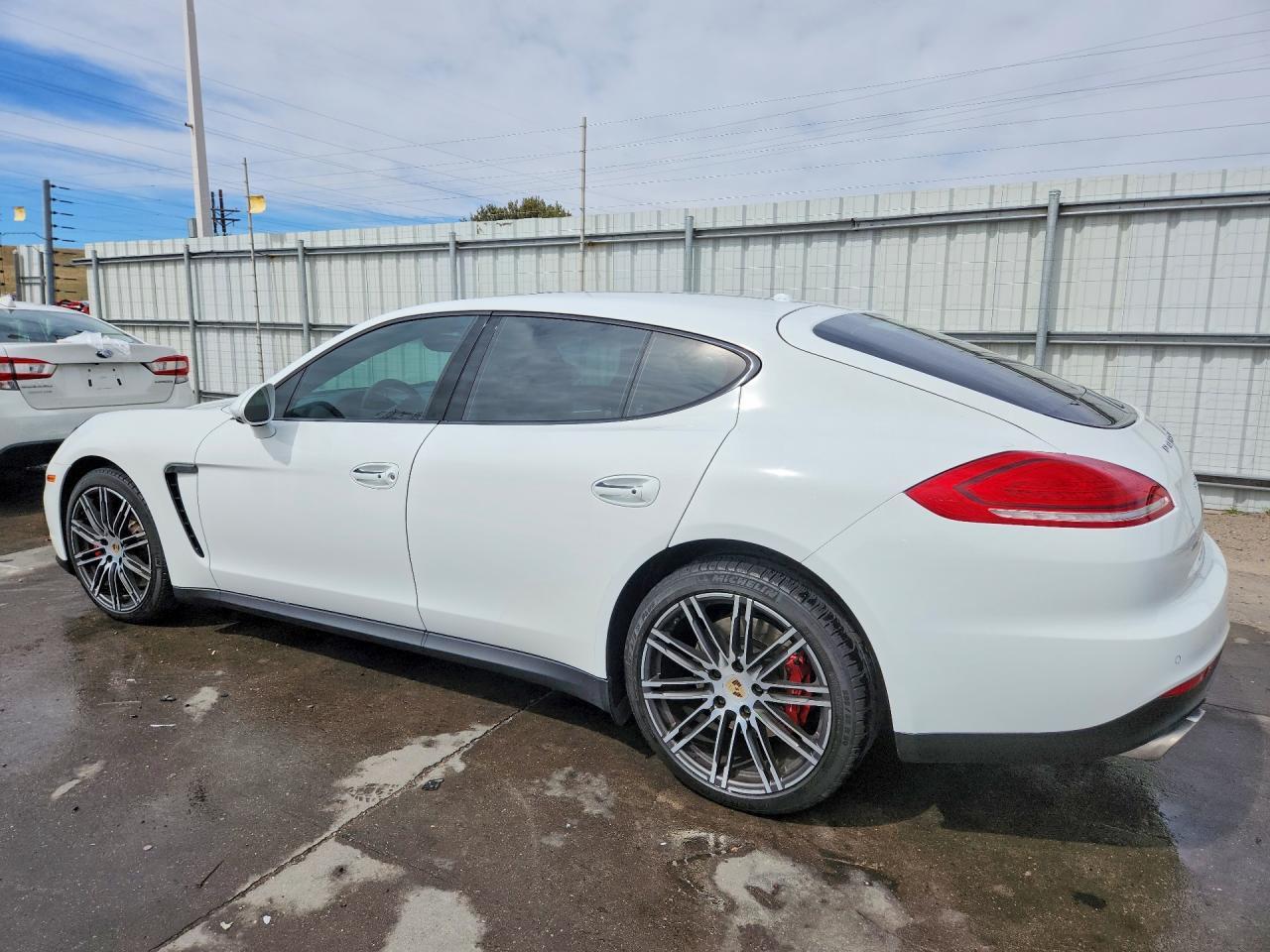 2015 Porsche Panamera Turbo - zdjęcie 2