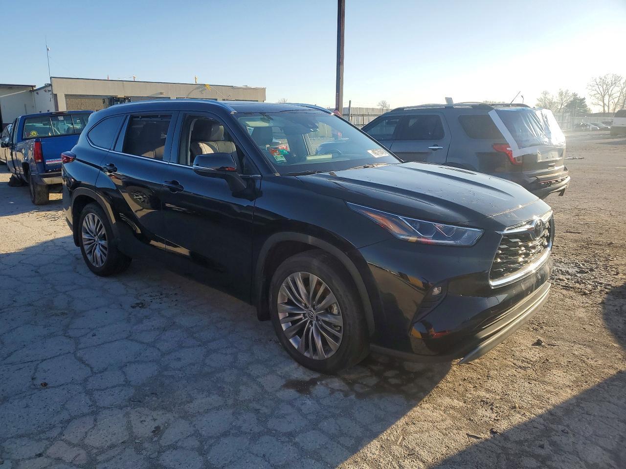 2022 Toyota Highlander Platinum - zdjęcie 4