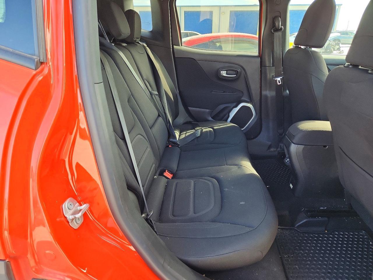 2018 Jeep Renegade Latitude - zdjęcie 11