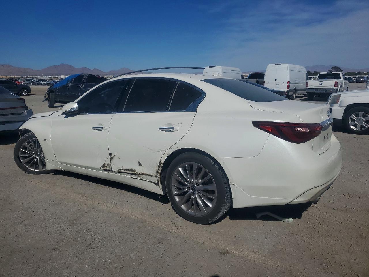 2018 Infiniti Q50 3.0T Luxe - zdjęcie 2