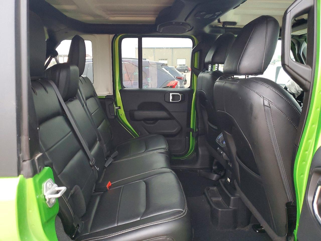2018 Jeep Wrangler Unlimited Sahara - zdjęcie 11