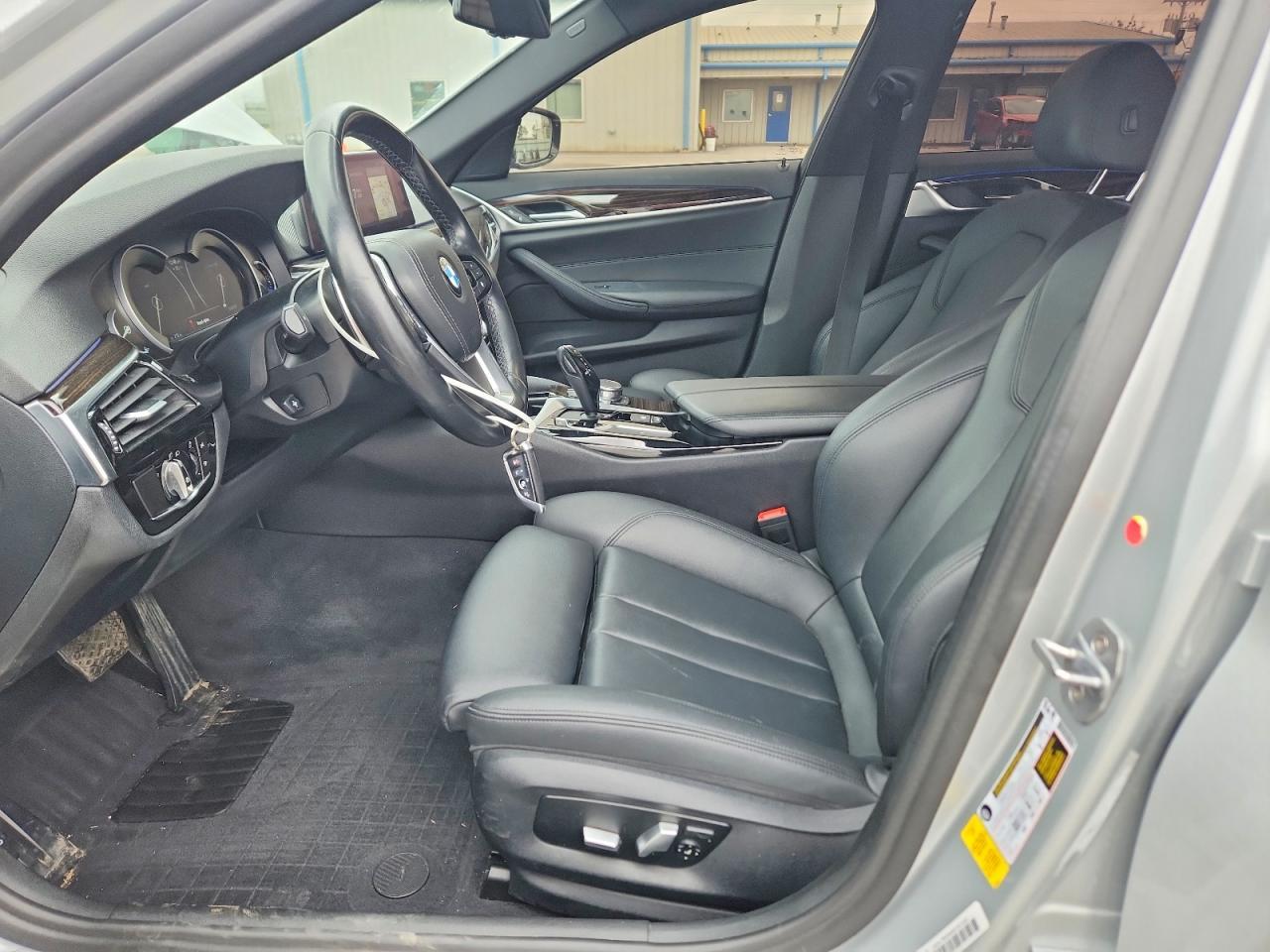 2019 BMW 530 I - zdjęcie 7