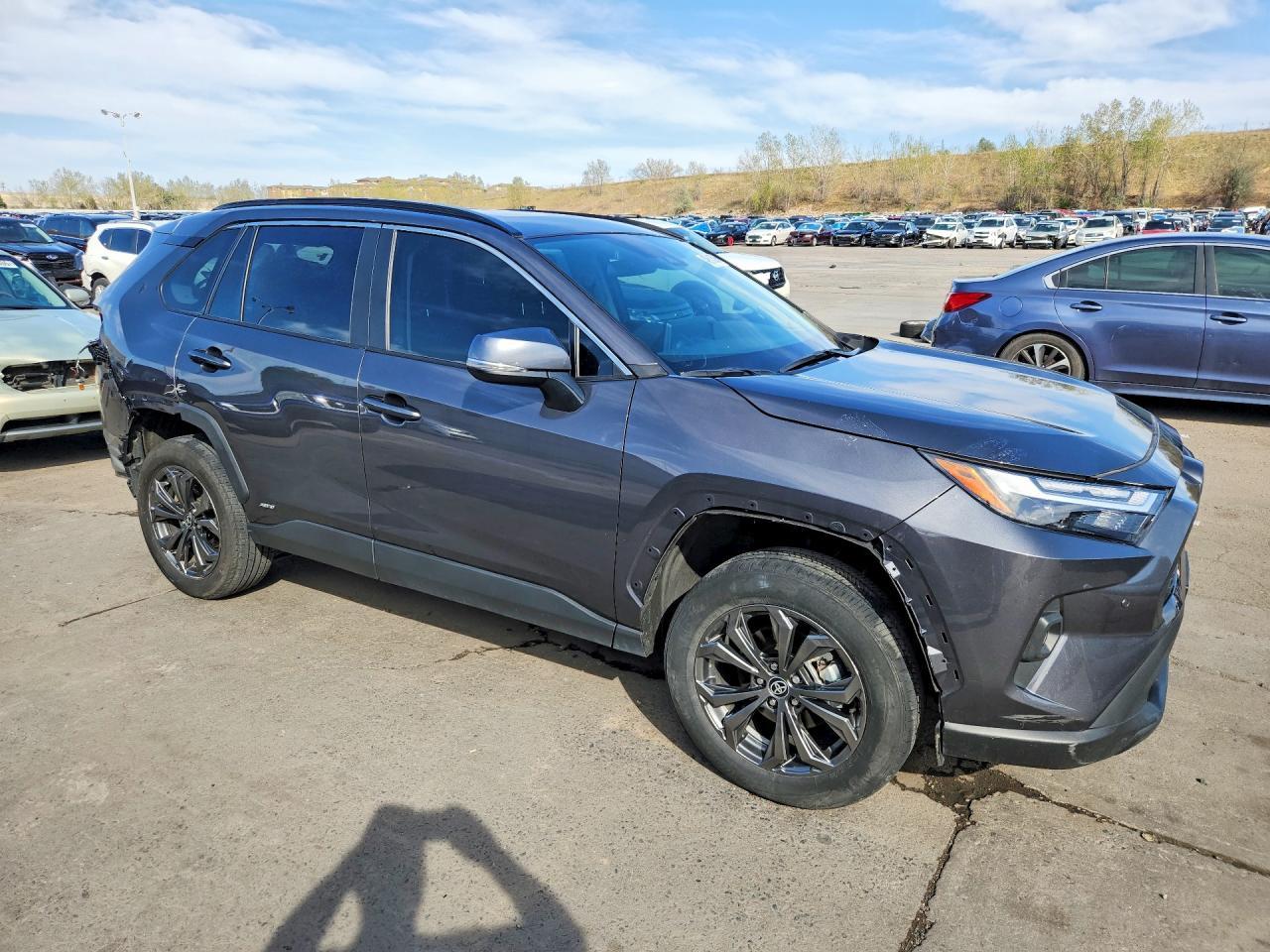 2024 Toyota Rav4 Xle Premium - zdjęcie 4