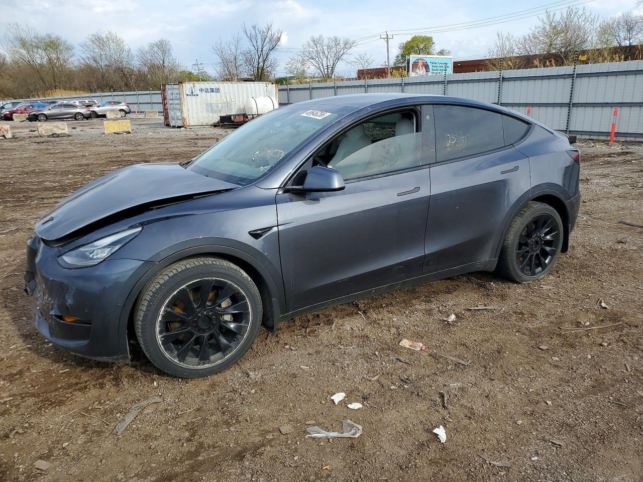 2021 Tesla Model Y - zdjęcie główne
