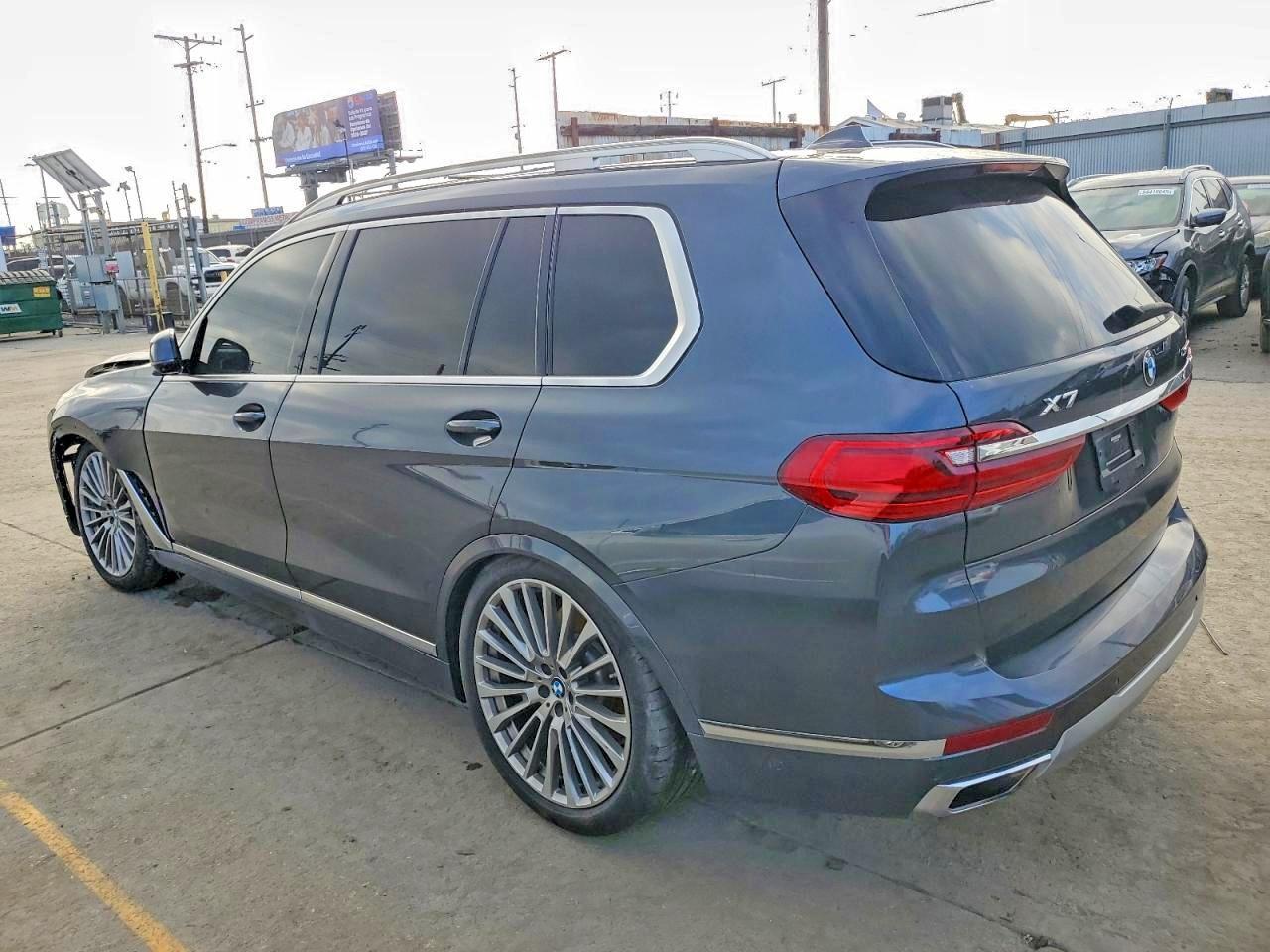 2019 BMW X7 xDrive50I - zdjęcie 2