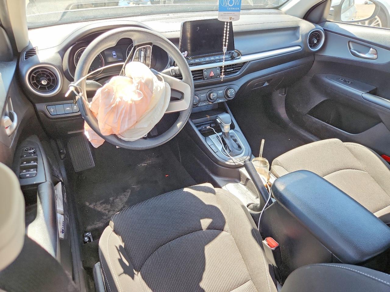 2021 Kia Forte Lxs - zdjęcie 8