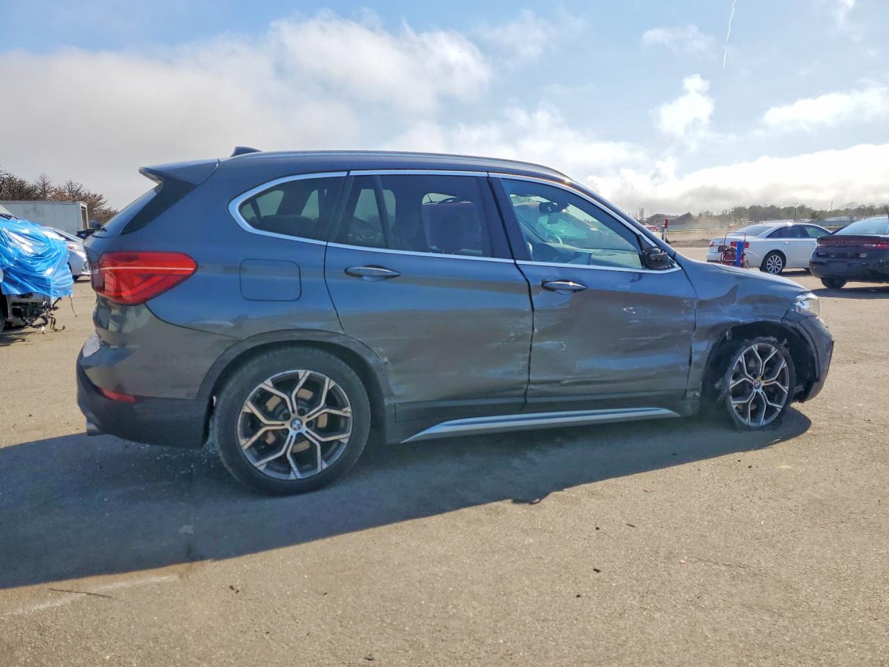 2021 BMW X1 xDrive28I - zdjęcie 3