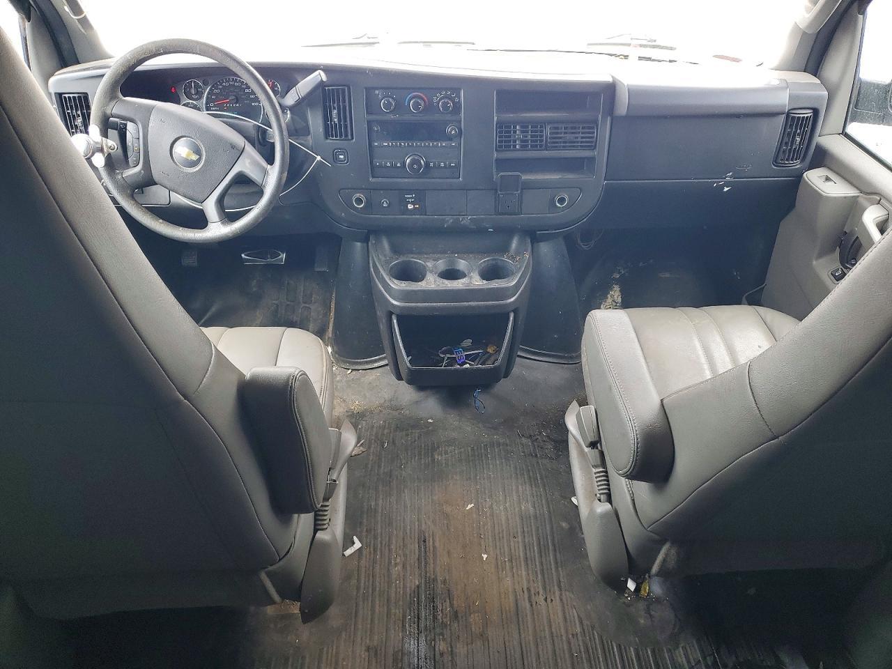 2017 Chevrolet Express G3500 - zdjęcie 8