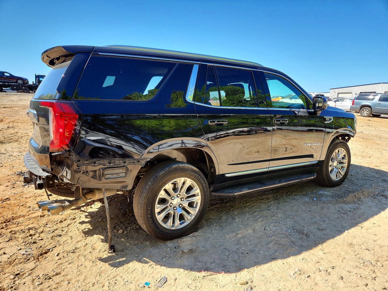 2021 GMC Yukon Denali - zdjęcie 3