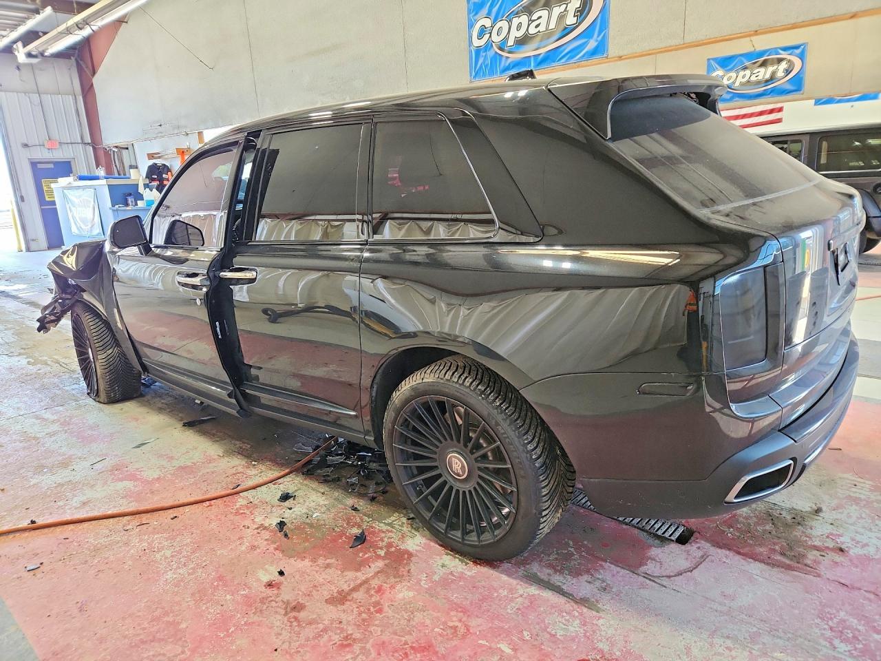 2023 Rolls-Royce Cullinan - zdjęcie 2