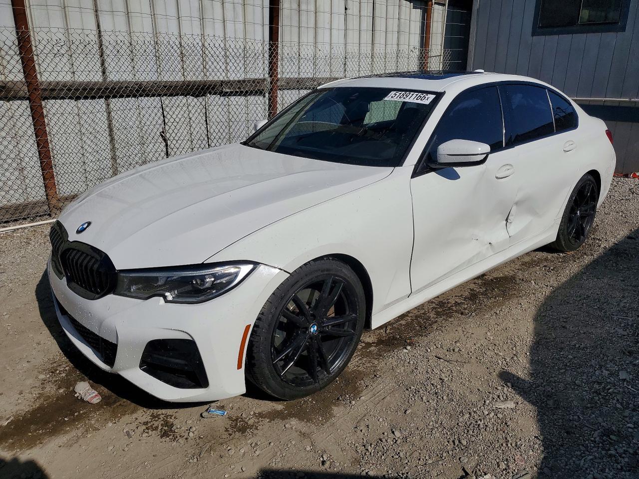 2021 BMW 330I - zdjęcie główne