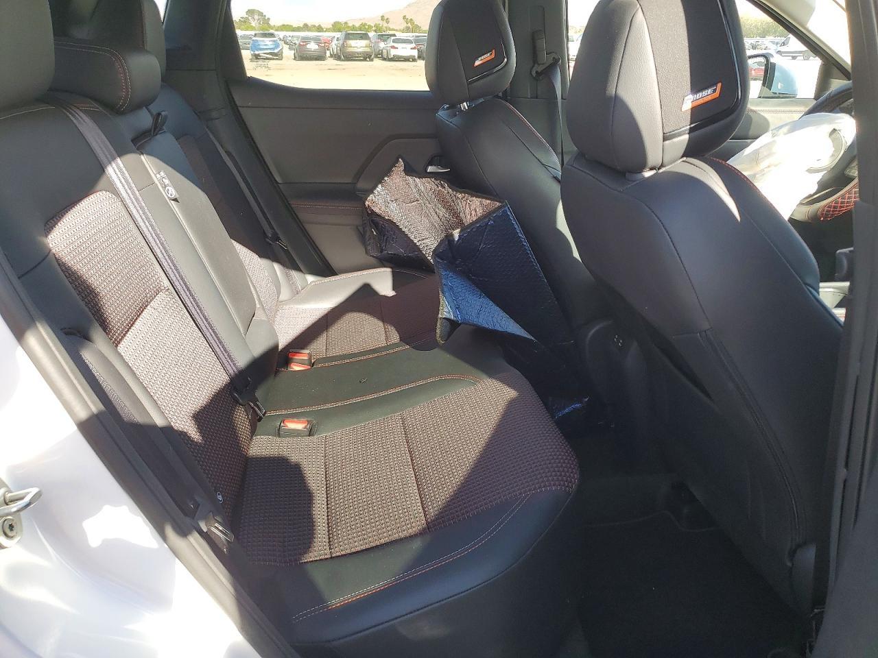 2025 Nissan Kicks Sr - zdjęcie 11