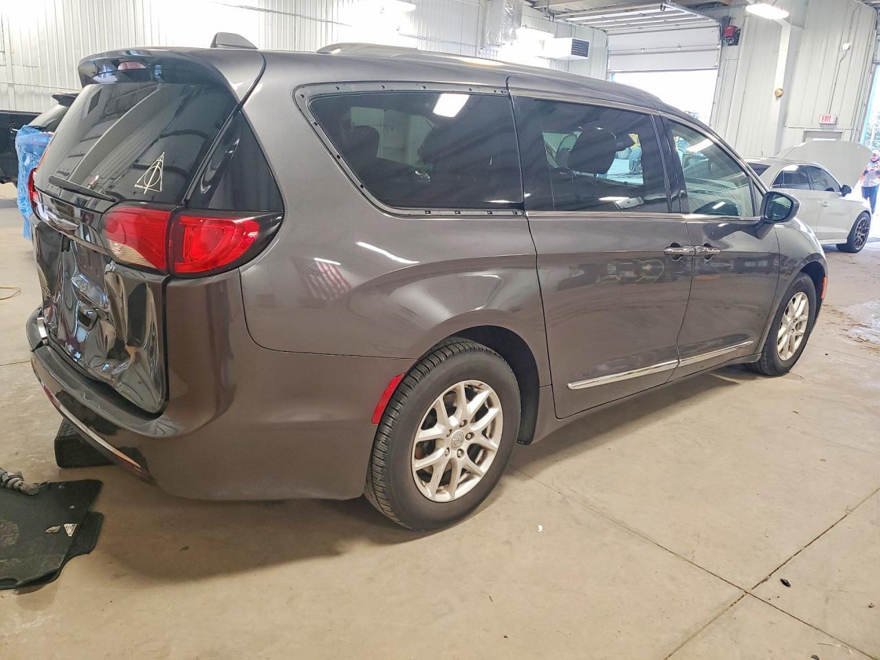 2020 Chrysler Pacifica Touring L - zdjęcie 3