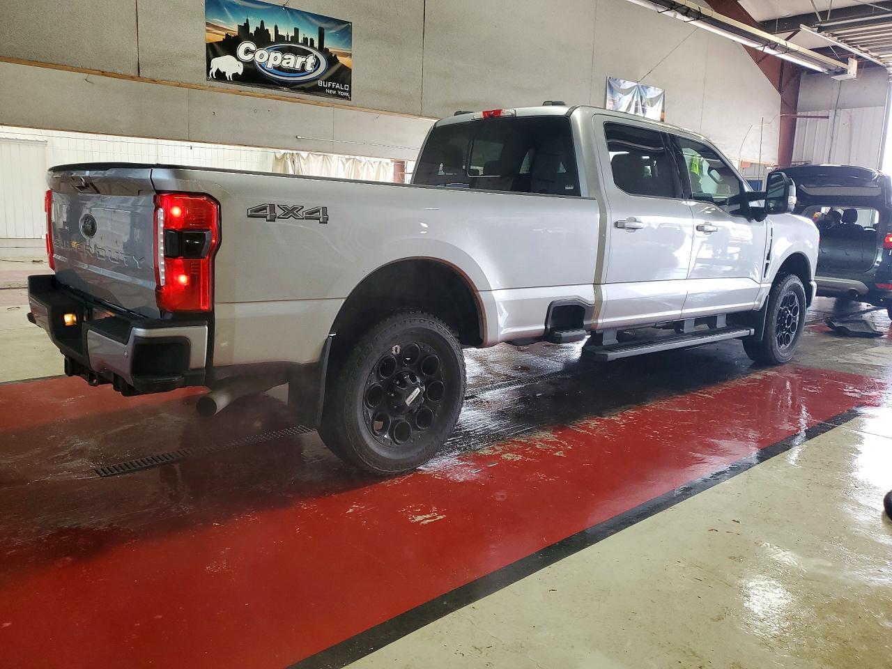 2024 Ford F250 Super Duty - zdjęcie 3