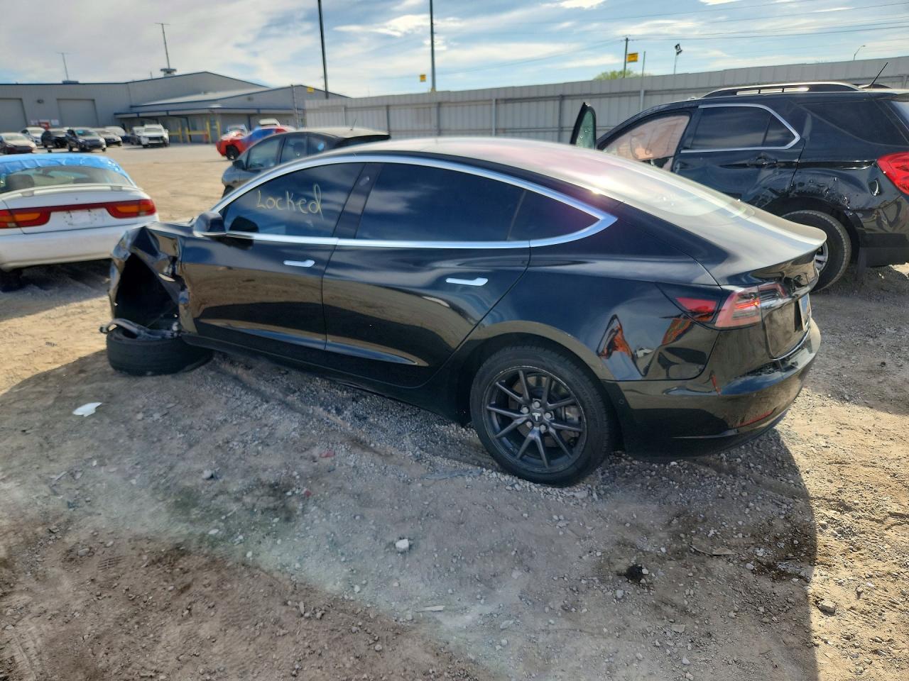 2018 Tesla Model 3 - zdjęcie 2