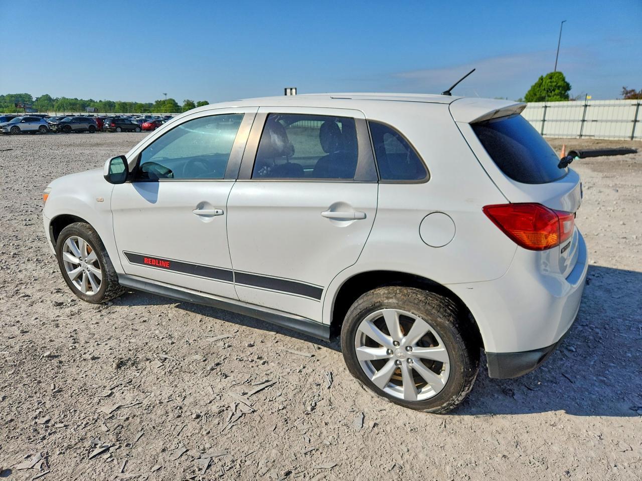 2014 Mits Outlander - zdjęcie 2