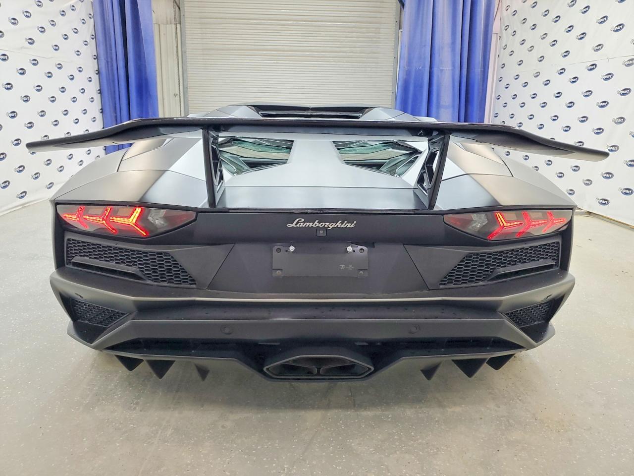 2019 Lamborghini Aventador S - zdjęcie 6