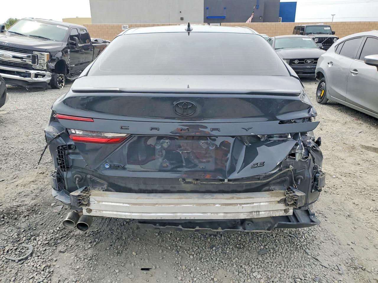 2025 Toyota Camry Se - zdjęcie 6