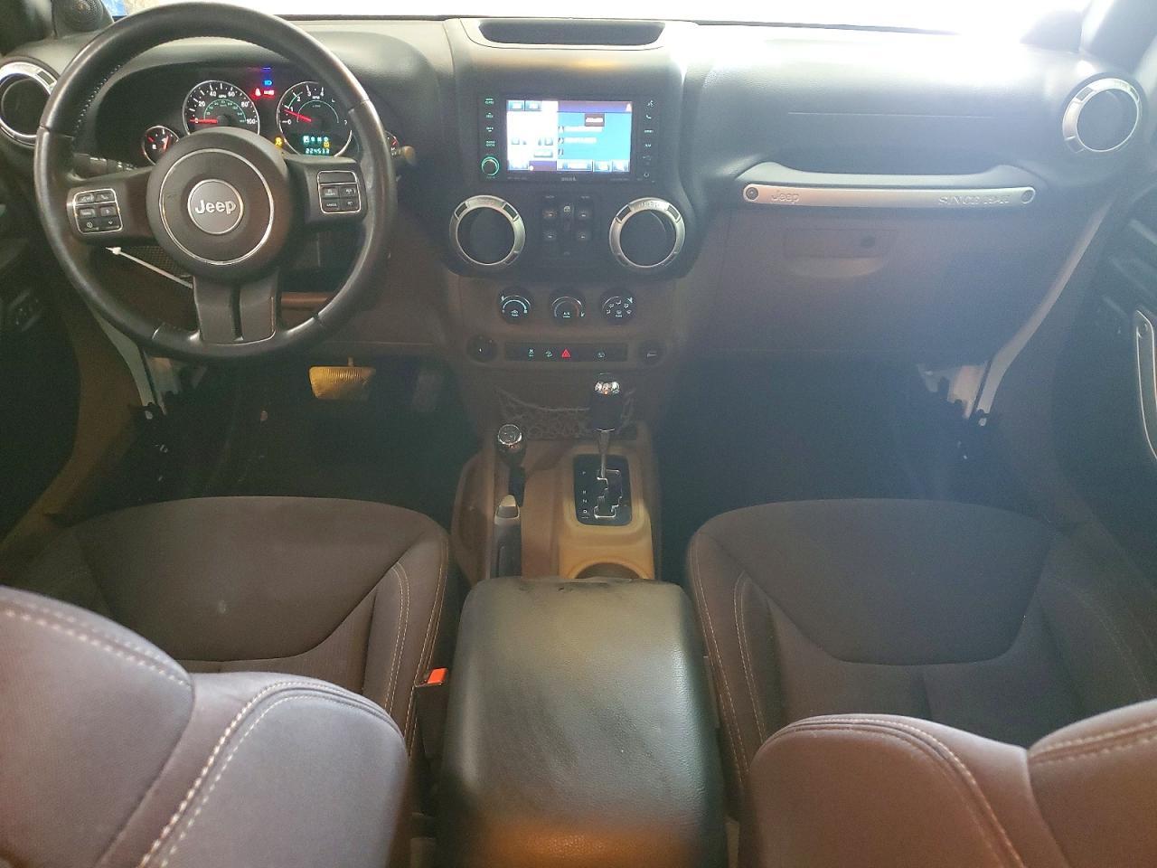 2013 Jeep Wrangler Unlimited Sahara - zdjęcie 8