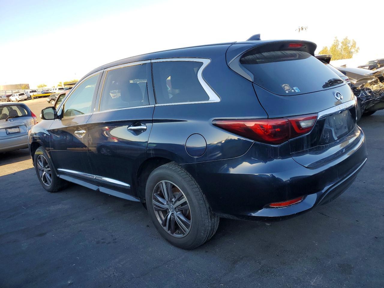 2018 Infiniti Qx60 - zdjęcie 2