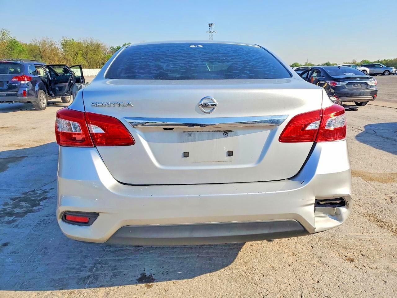 2019 Nissan Sentra S - zdjęcie 6