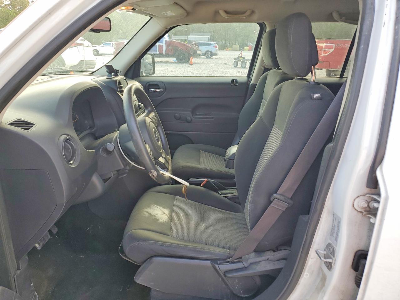 2016 Jeep Patriot - zdjęcie 7