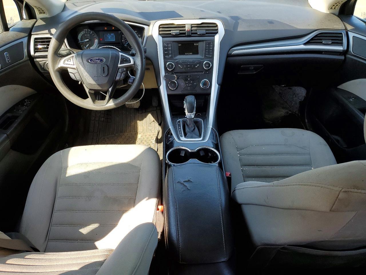 2015 Ford Fusion S - zdjęcie 8