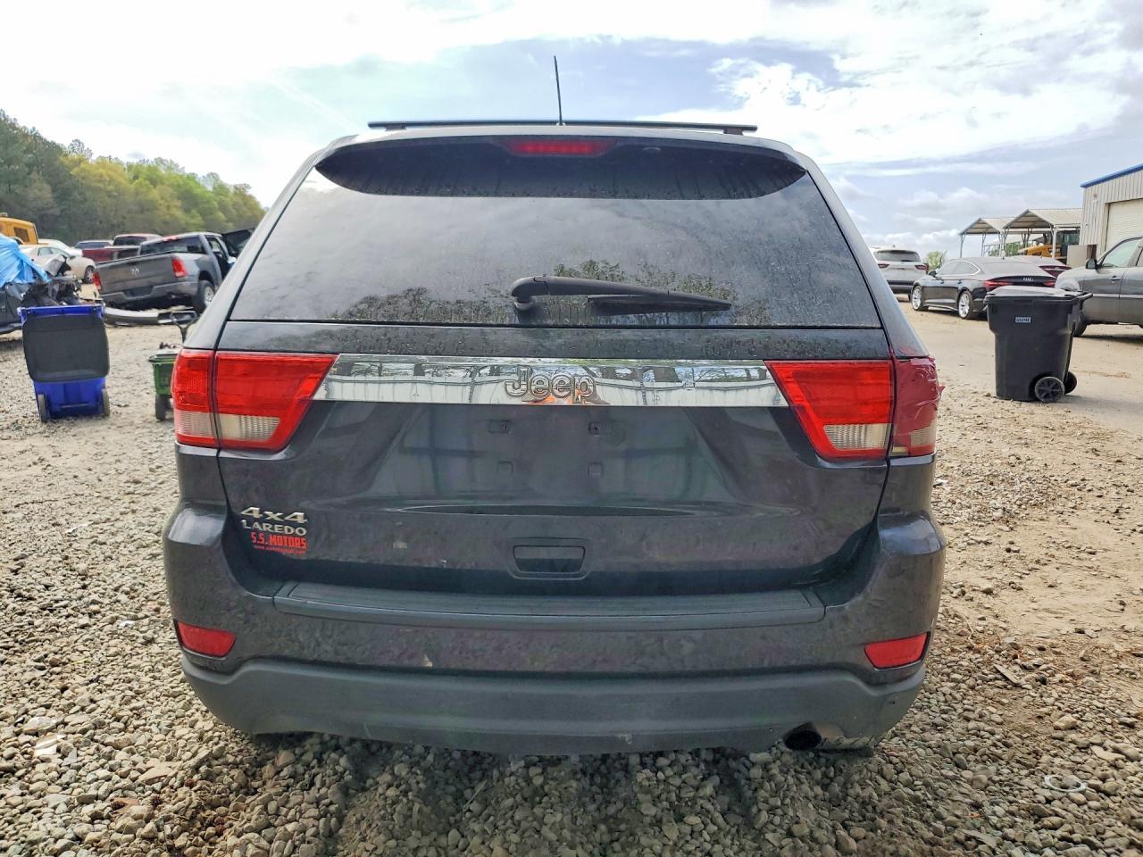 2013 Jeep Grand Cherokee Laredo - zdjęcie 6