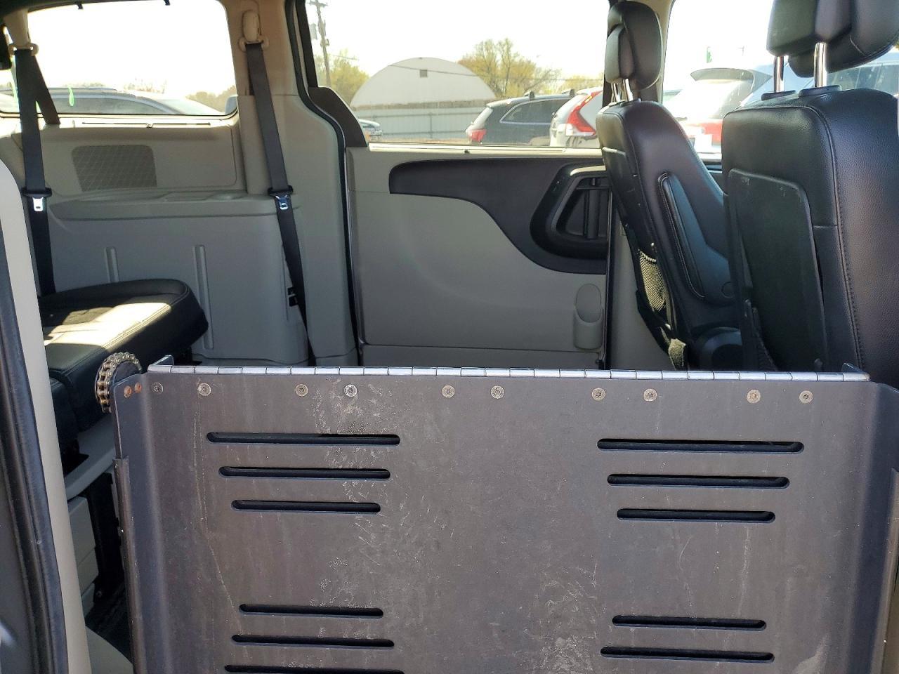 2017 Dodge Grand Caravan Sxt - zdjęcie 11