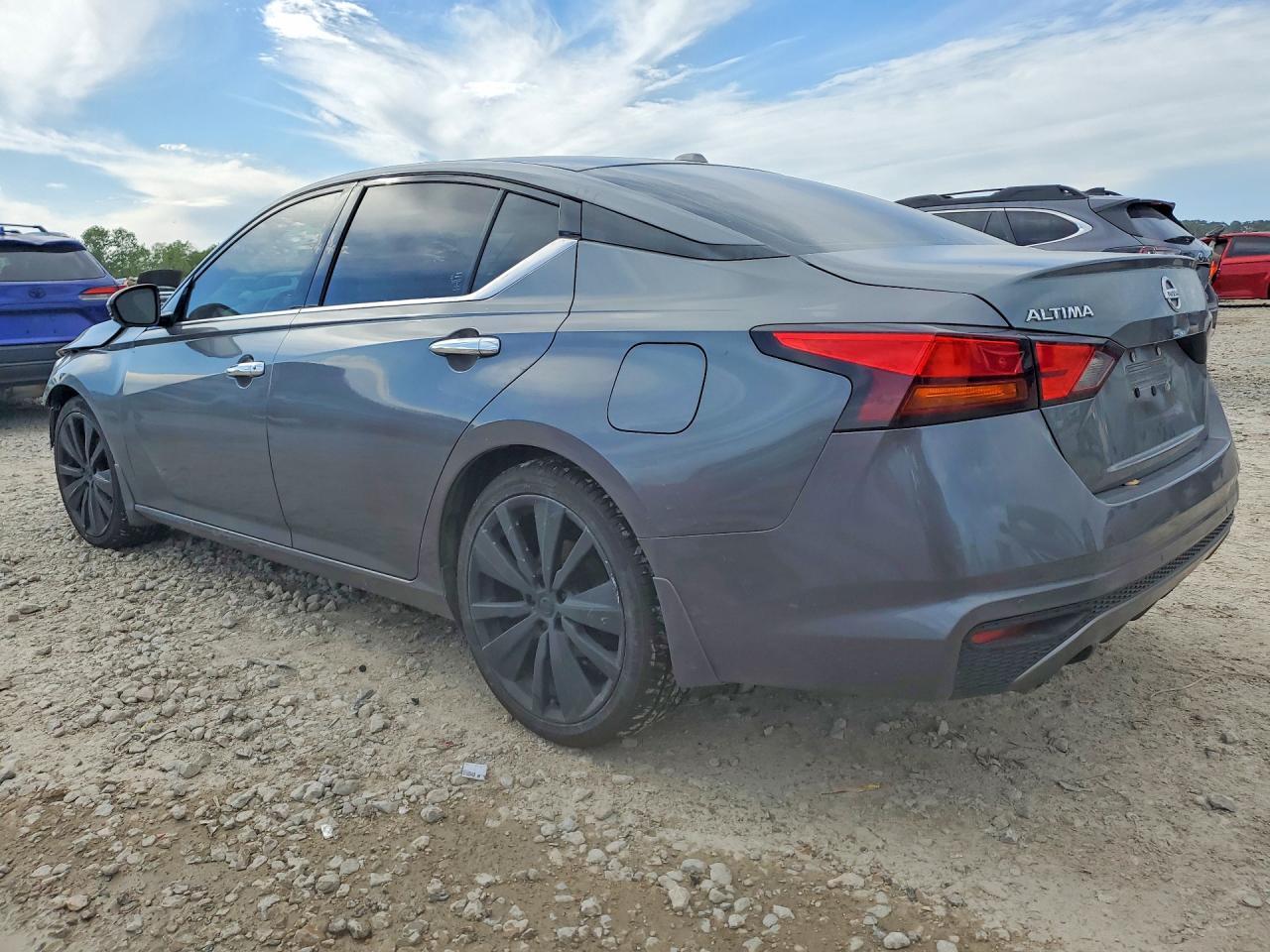 2020 Nissan Altima 2.5 Platinum - zdjęcie 2