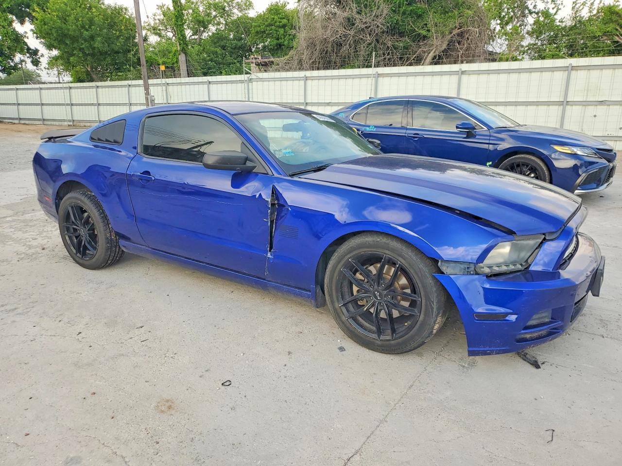 2014 Ford Mustang - zdjęcie 4