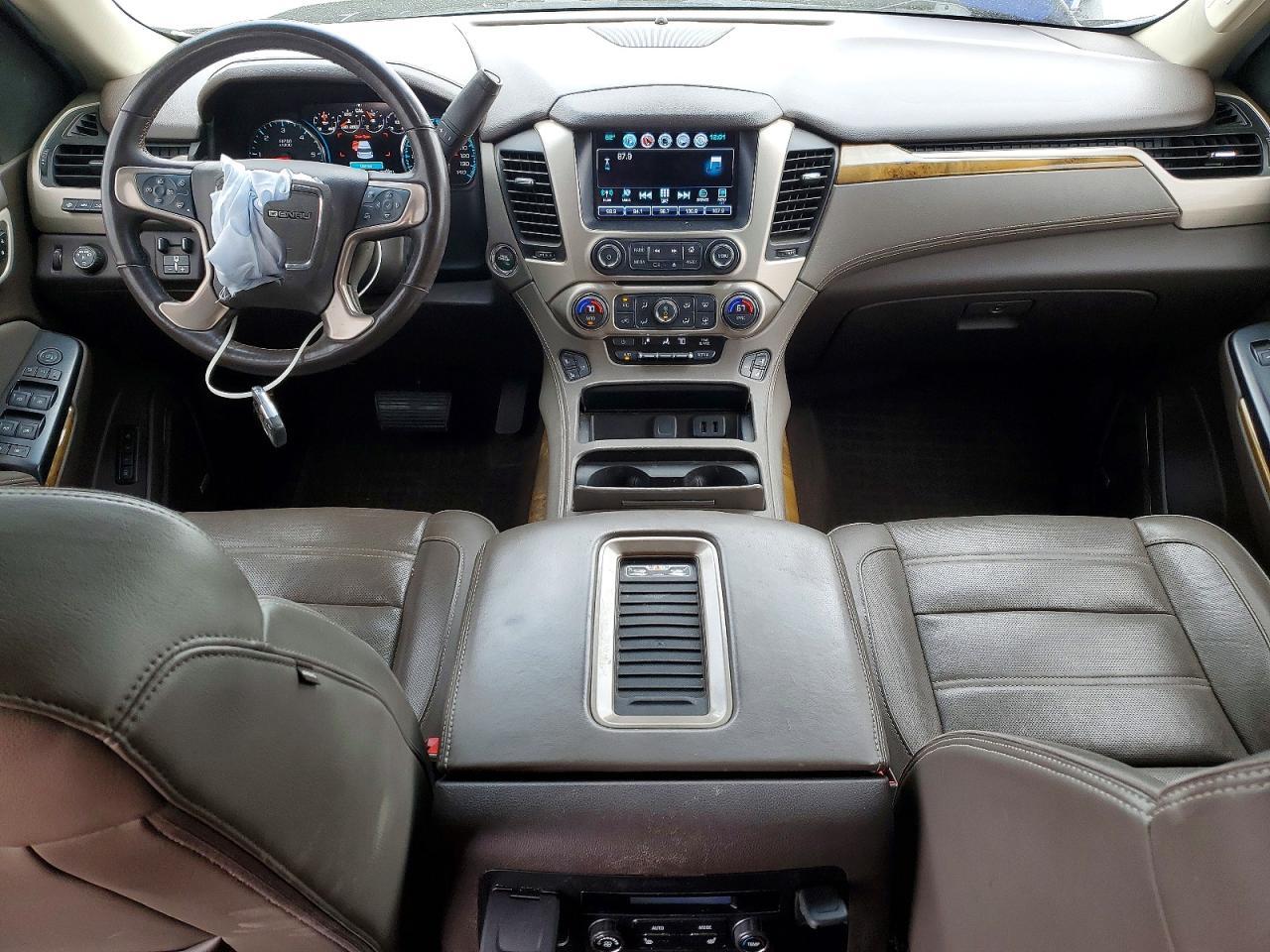 2017 GMC Yukon Xl Denali - zdjęcie 8