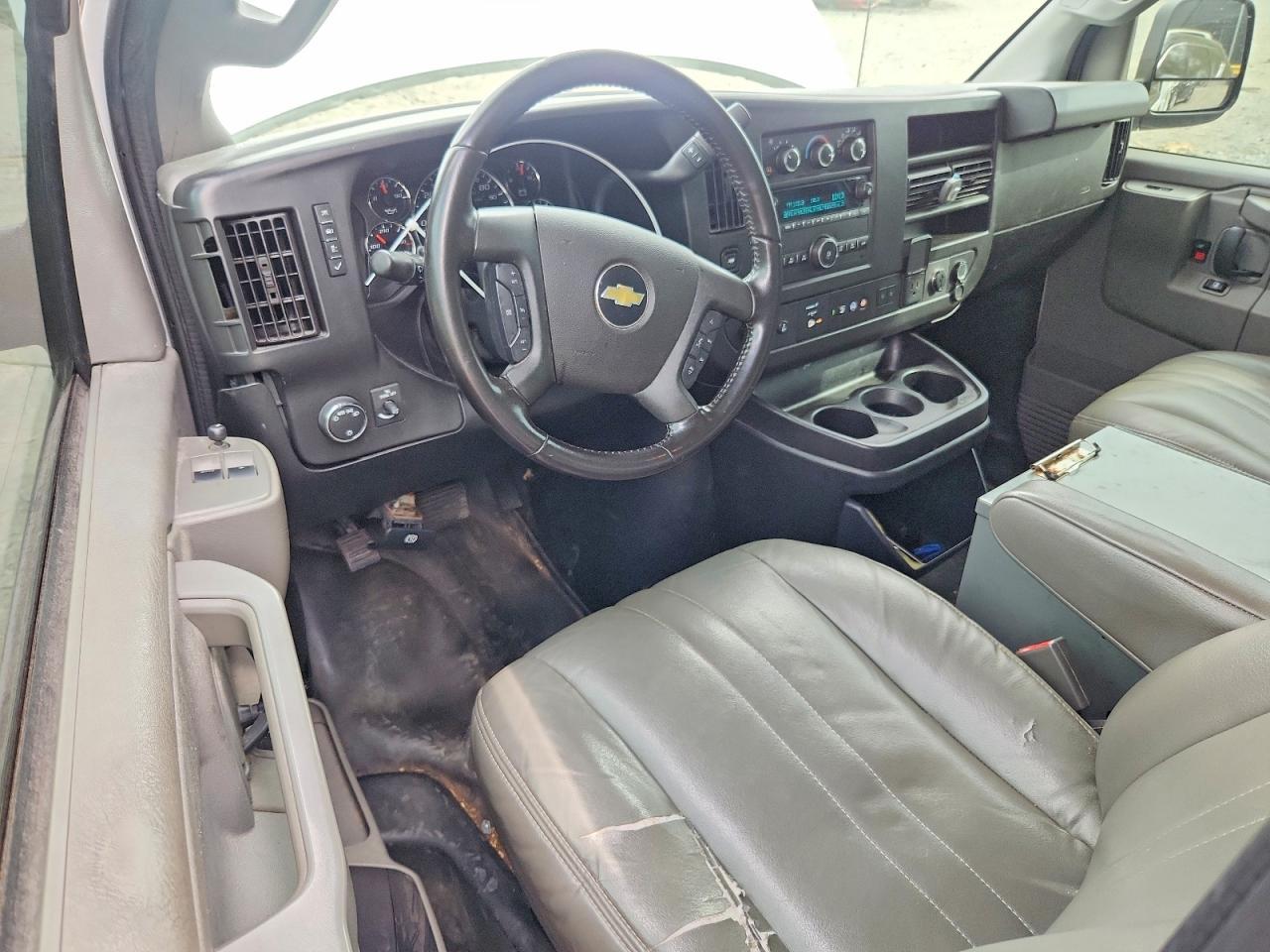 2020 Chevrolet Express G3500 - zdjęcie 8