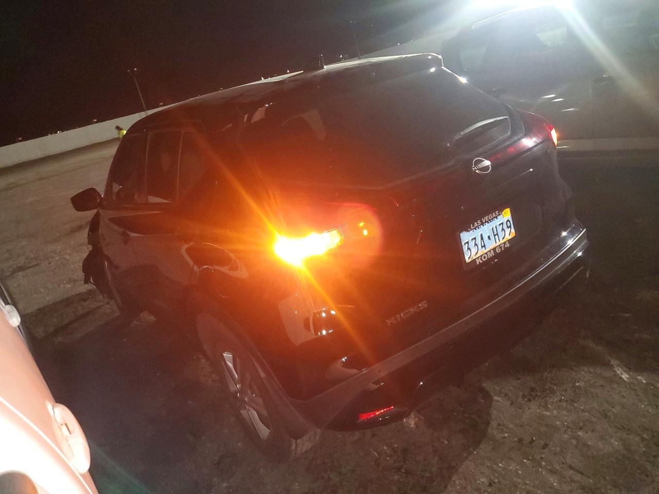 2022 Nissan Kicks S - zdjęcie 2