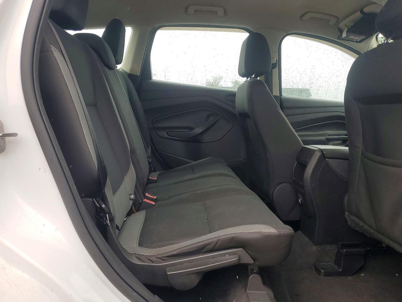 2015 Ford Escape S - zdjęcie 11