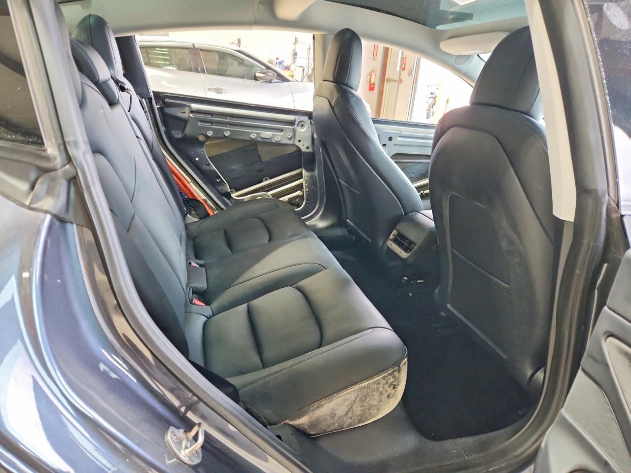 2021 Tesla Model 3 - zdjęcie 10