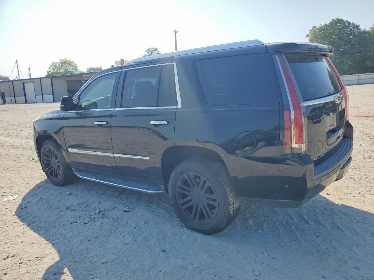 2018 Cadillac Escalade - zdjęcie 2